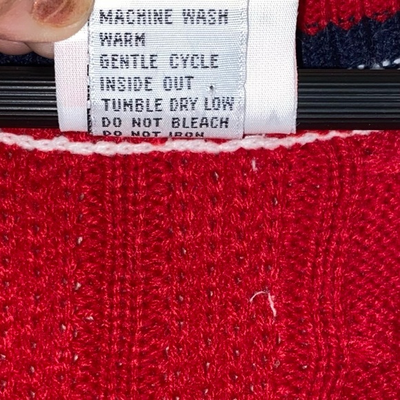Tommy Hilfiger VTG 90's Y2K Red Ribbed Cable Knit Preppy Varsity Sweater Vest - Picture 6 of 6